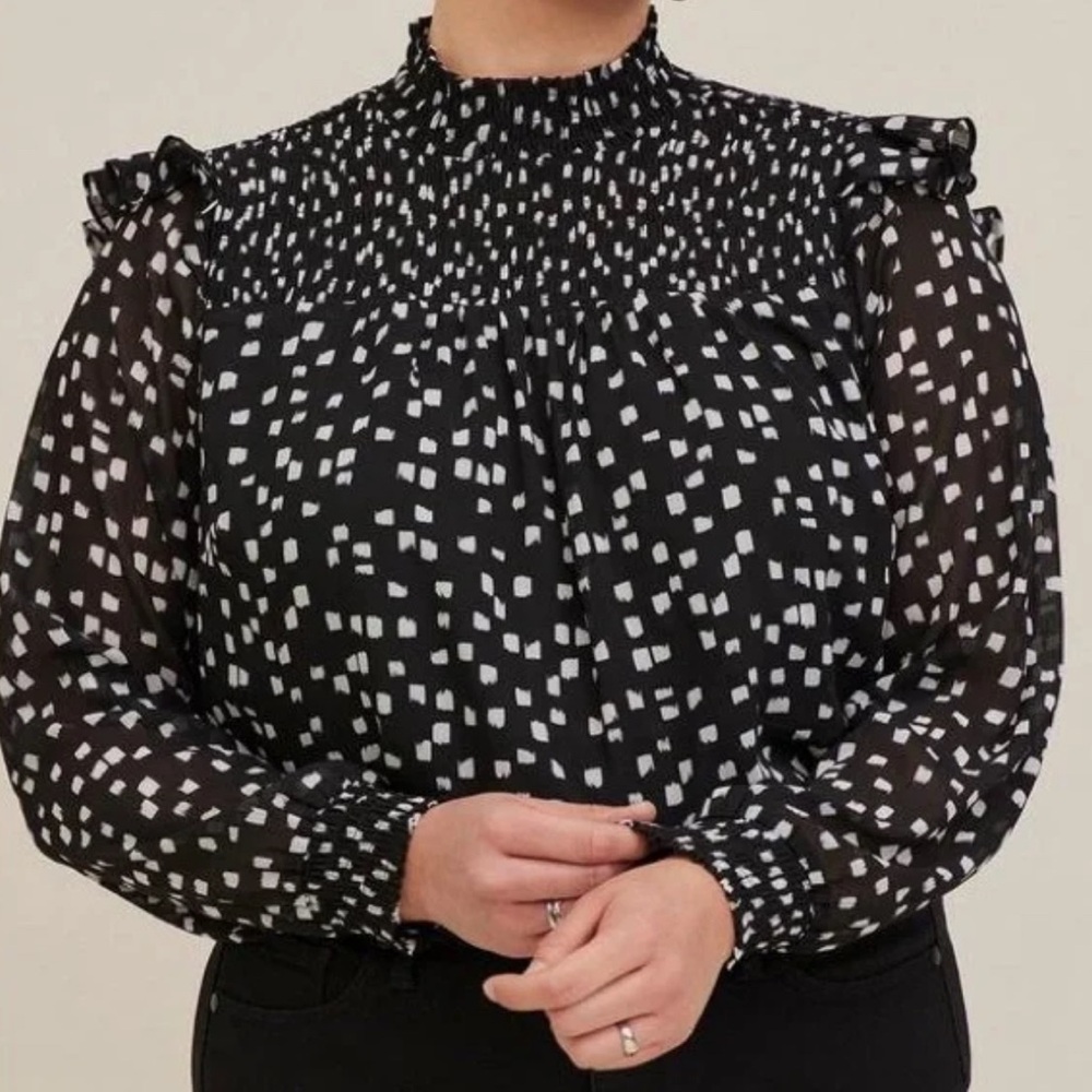 TORRID Size 2X Black and White Geometric Smocked Long Sleeved Blouse